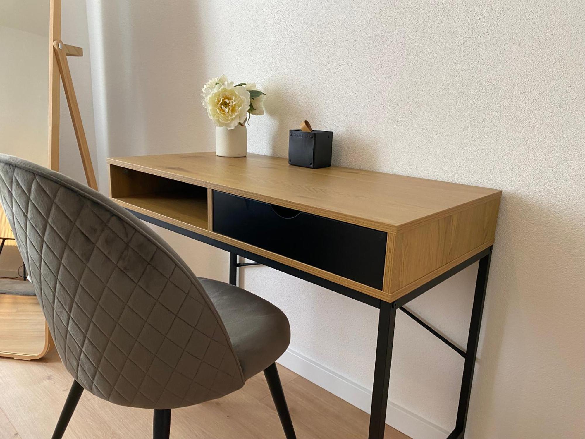 Modern Living Apartment - Naehe Krankenhaus, Altstadt, Bahnhof - 3-Zimmer Amberg Esterno foto